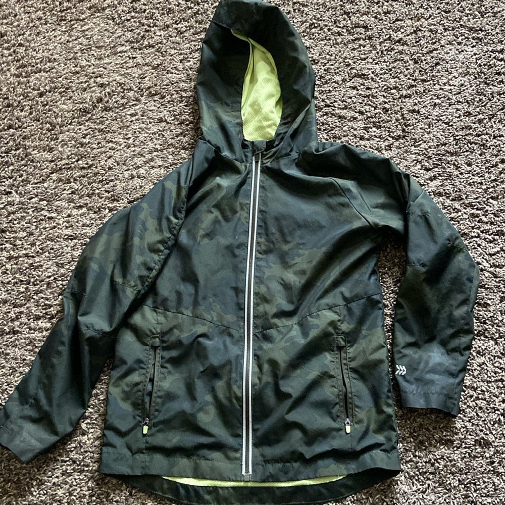 Camo green youth spring jacket. Size medium